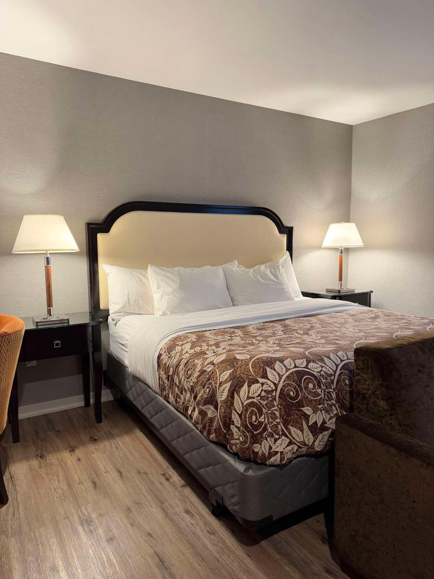 Big Bird Inn Wawa, Surestay Collection By Best Western Exterior foto