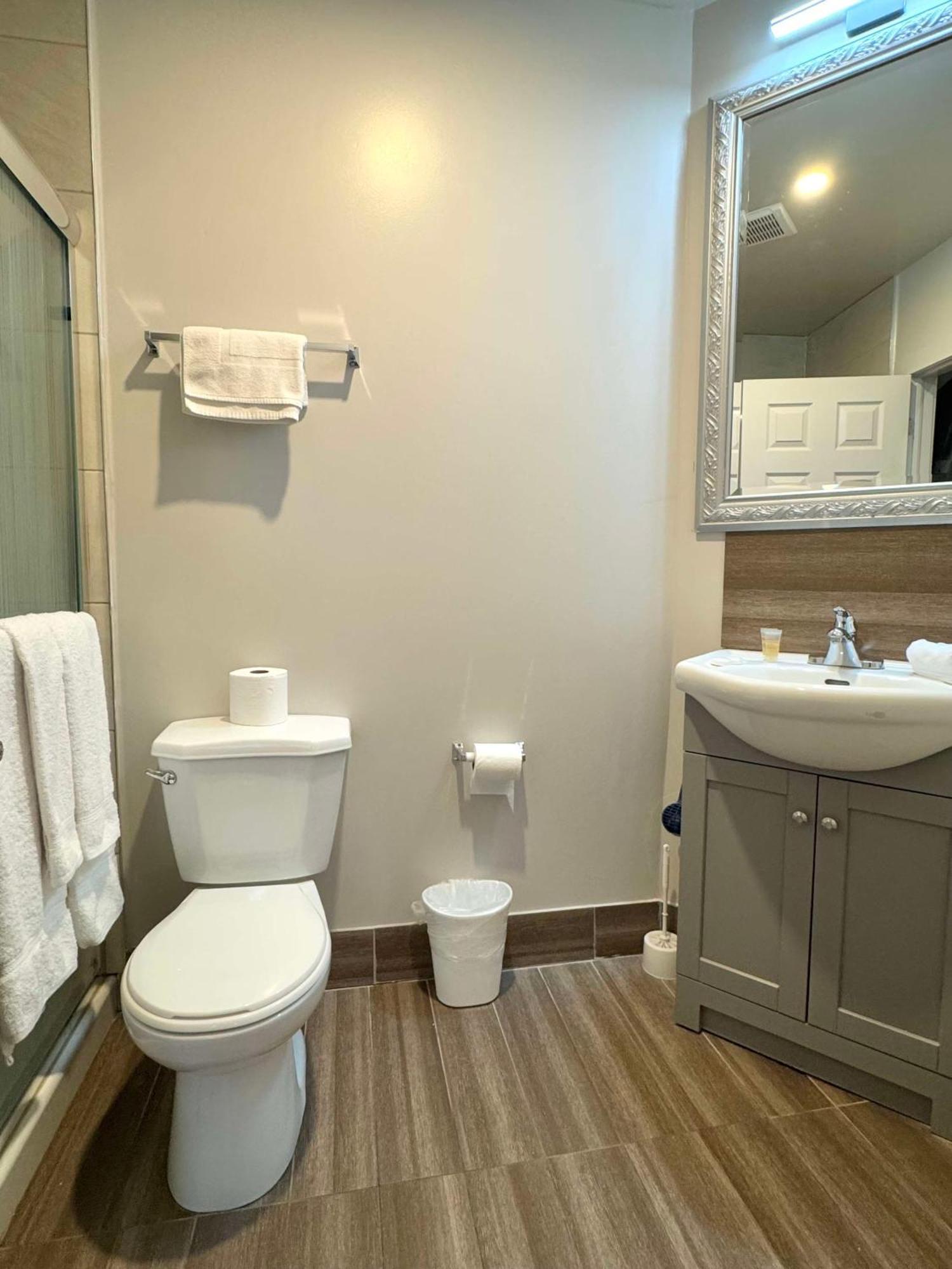 Big Bird Inn Wawa, Surestay Collection By Best Western Exterior foto